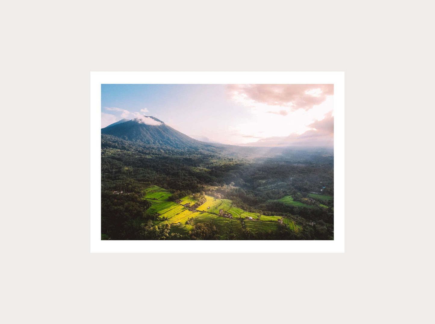 Lever du soleil sur un champ de riz depuis Bali