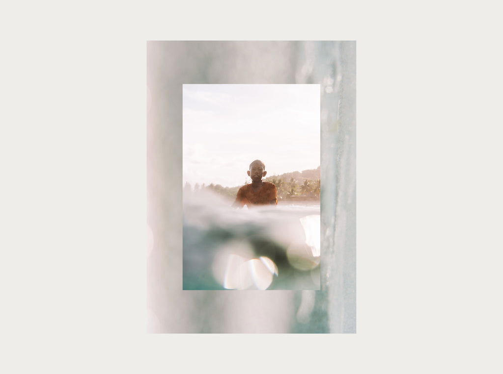 Le jeune surfeur