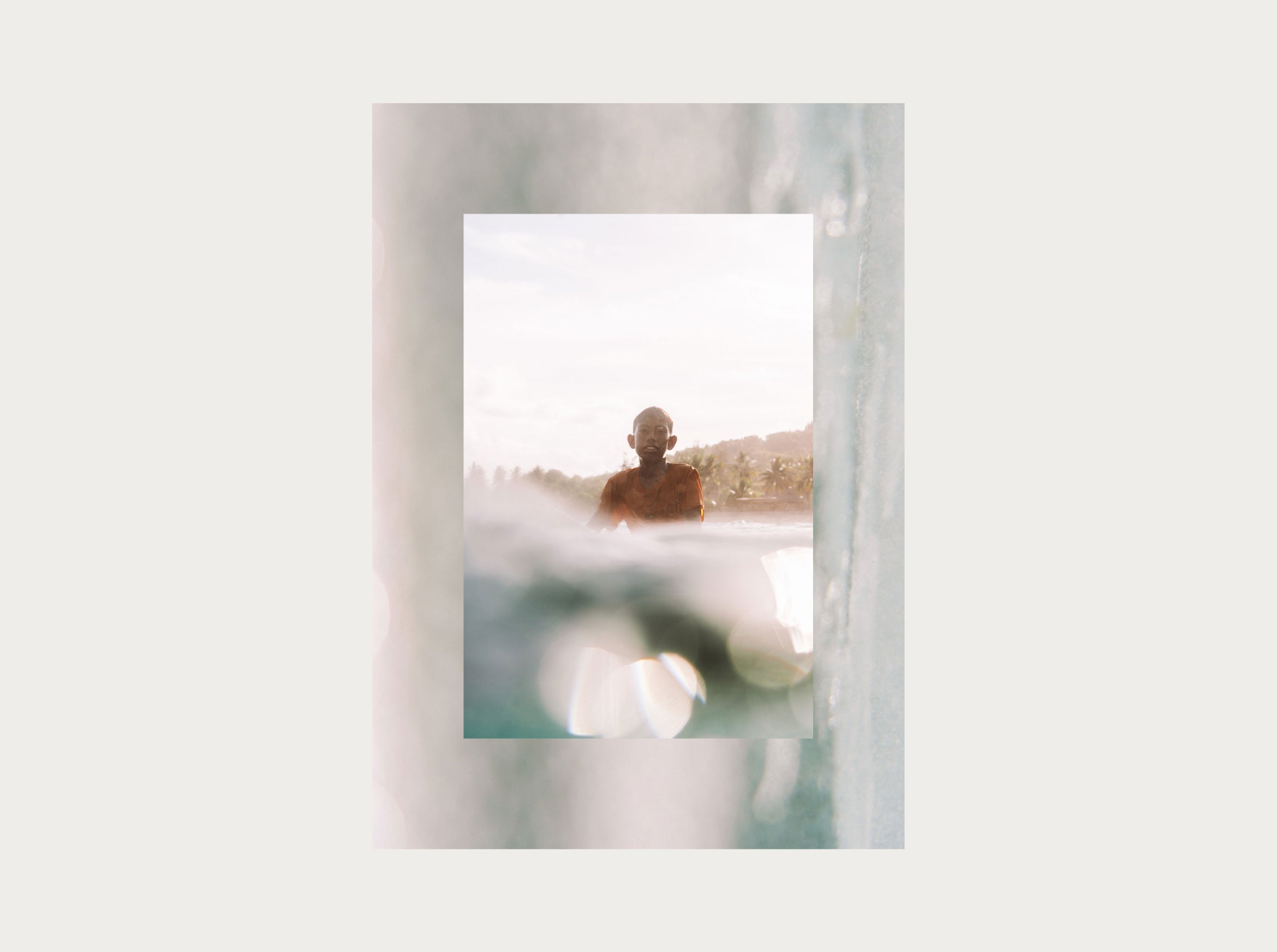 Le jeune surfeur